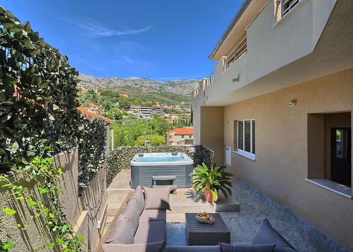 Apartment Relax With Jacuzzi Split Area