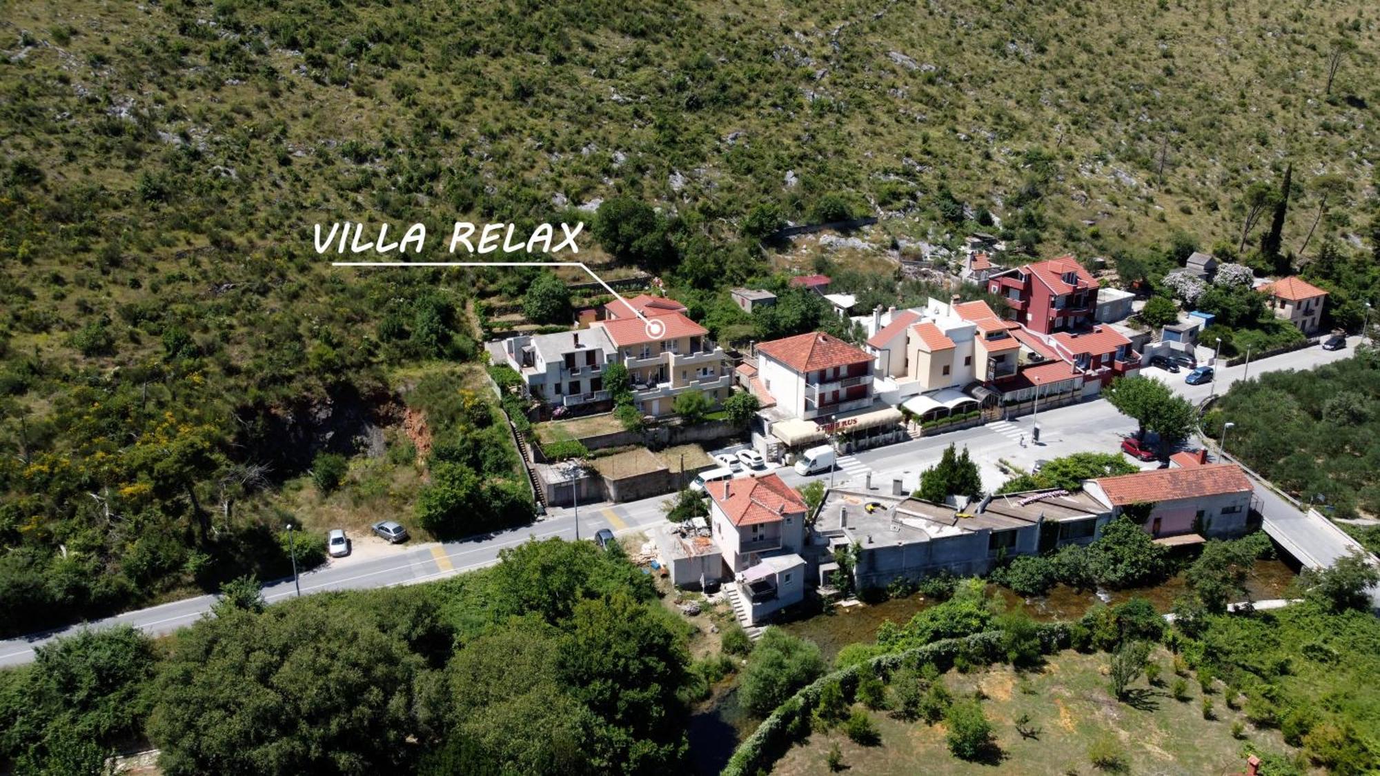 Relax With Jacuzzi Split Area Apartment Zrnovnica