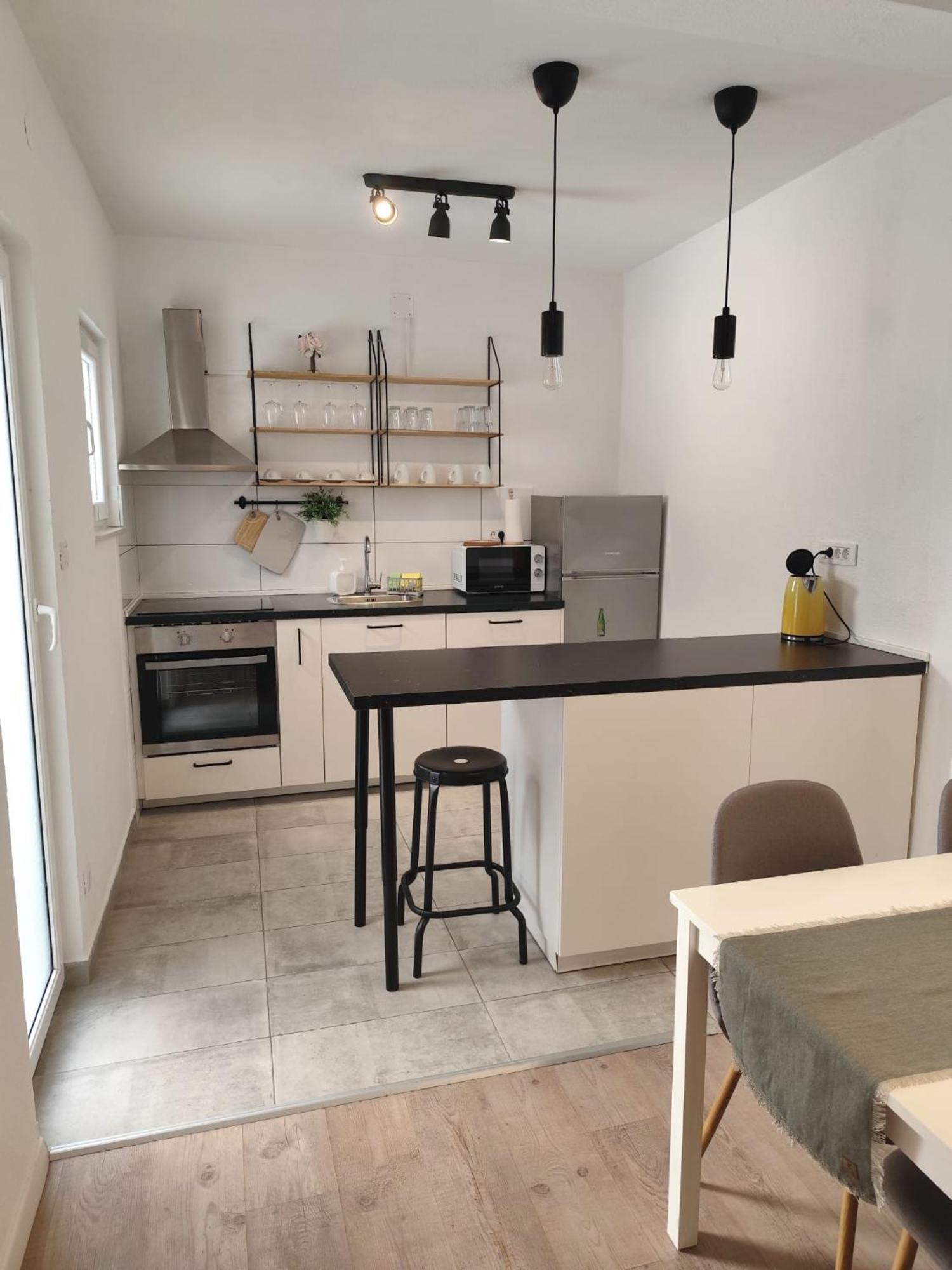 Apartment Relax With Jacuzzi Split Area Zrnovnica